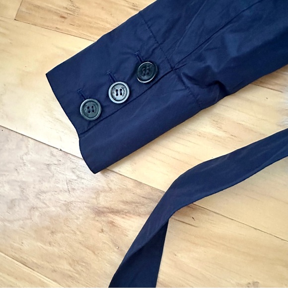 Armani Collezioni Hooded Ruffle Front Raincoat in Navy Size 4 - Picture 5 of 12